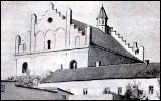 Костел бернардинців в Гусятині - "столиці" родини Калиновських (1610 р.)